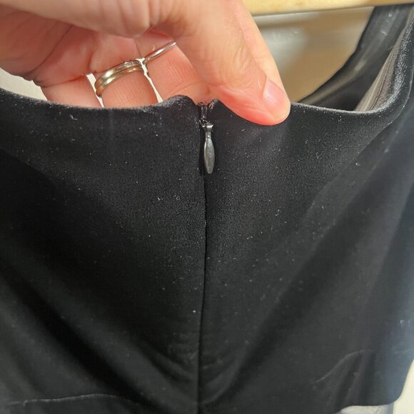 Xscape Velvet Off The Shoulder Gown Size 4 Black Holiday Event Christmas Party - Picture 10 of 11